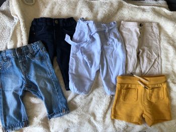 Lot de pantalons en 3 mois