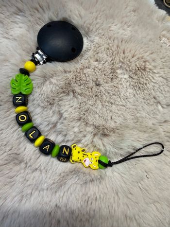 Attache tétine girafe 