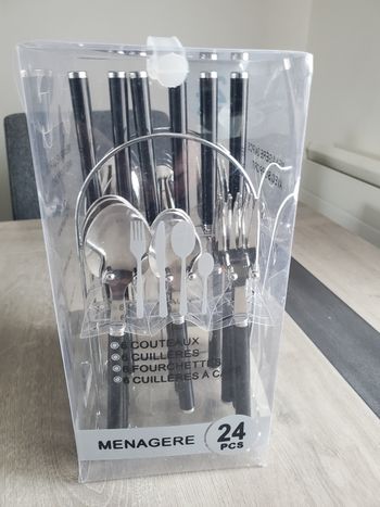 Ménagère 24 Pièces.