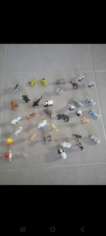 Lot jouets kinder animaux