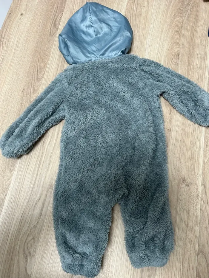 Combinaison bébé taille 6/9 mois - photo numéro 3