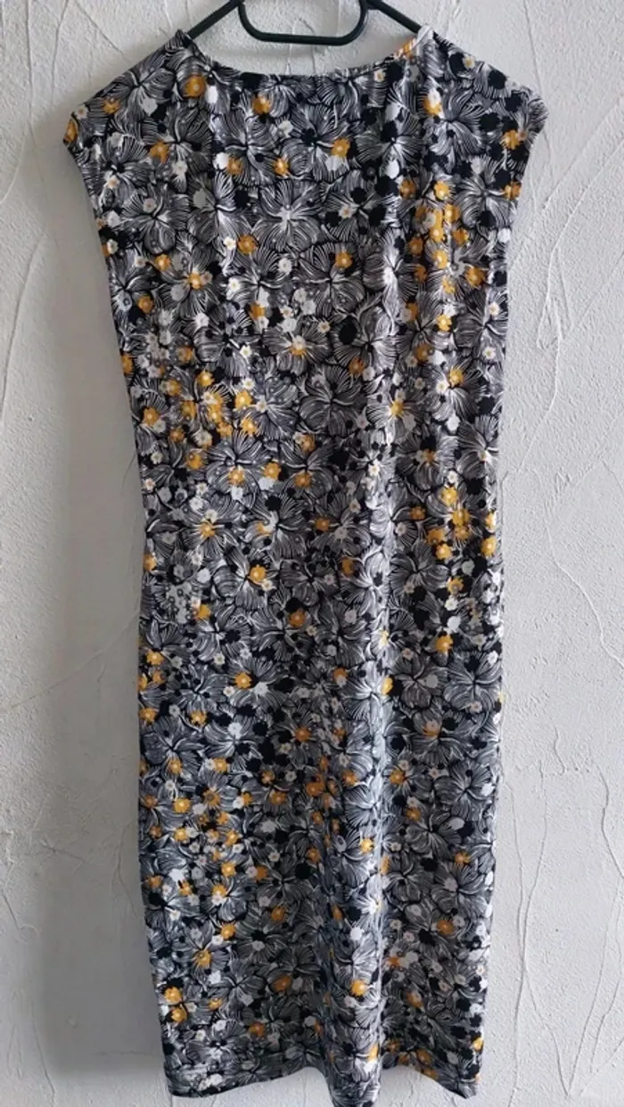 Robe fleurie élégante Taille 1 - photo numéro 6