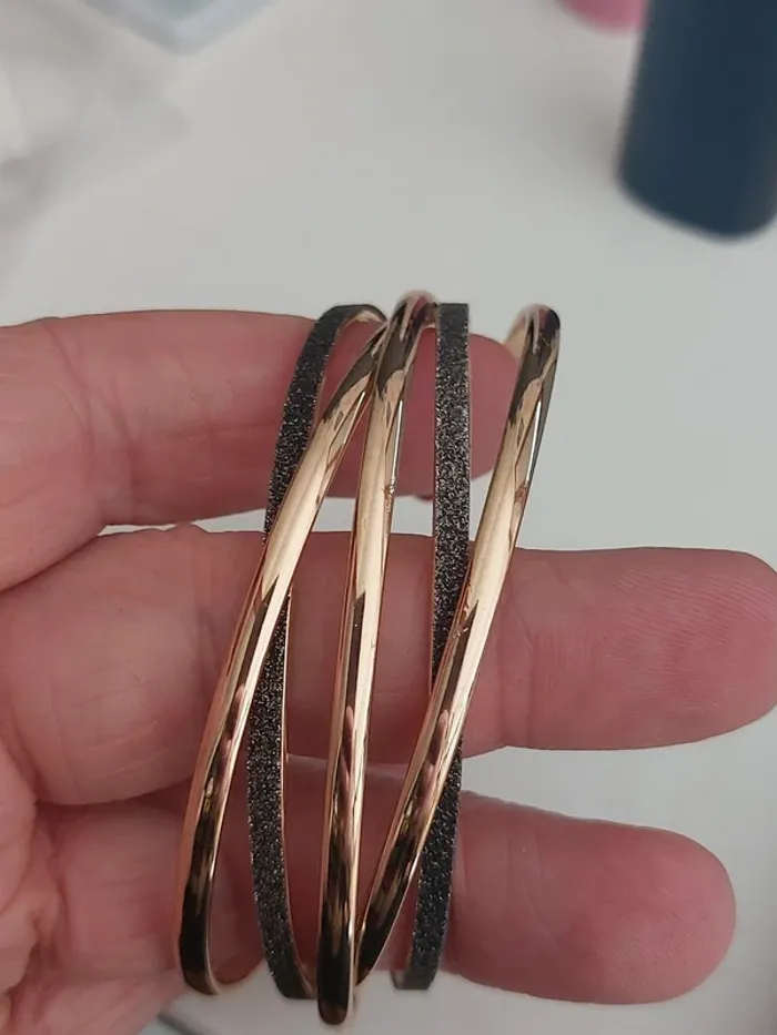 Bracelet fantaisie doré et pailleté - photo numéro 6