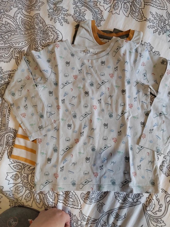 Lot de 3 tee shirts 5ans - photo numéro 2