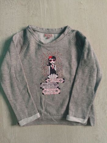 pull fille 6 ans très bon état