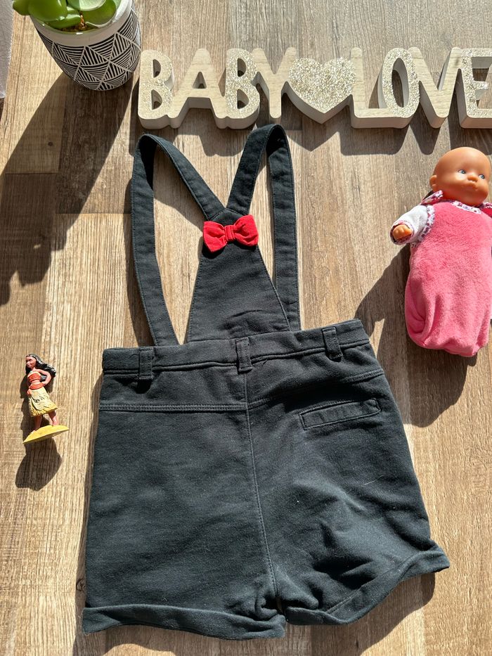 - Short Disney - 23 mois - Très bon état - photo numéro 2