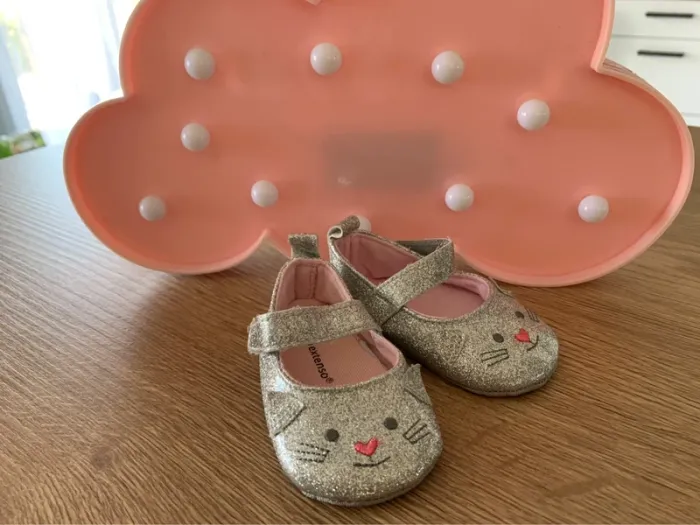 Chaussures grises bébé