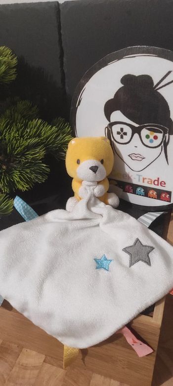 doudou ours chat chien lion hema mouchoir jaune blanc etoiles gris bleu