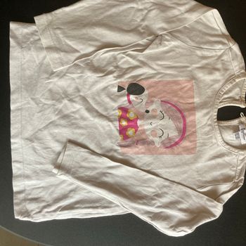 Un t shirt à manche longue