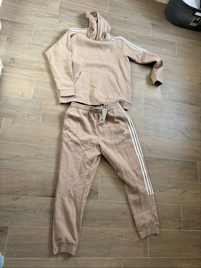 Ensemble survêtement adidas neuf XL