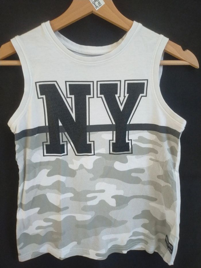 T-shirt sans manche - photo numéro 2