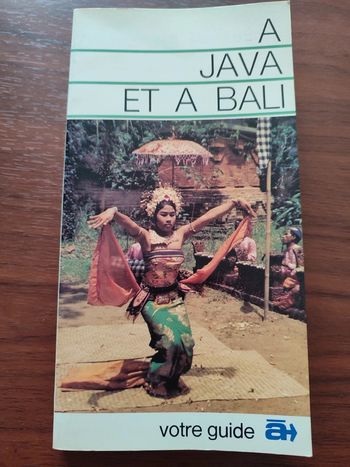 Guide Hachette - À Java et à Bali