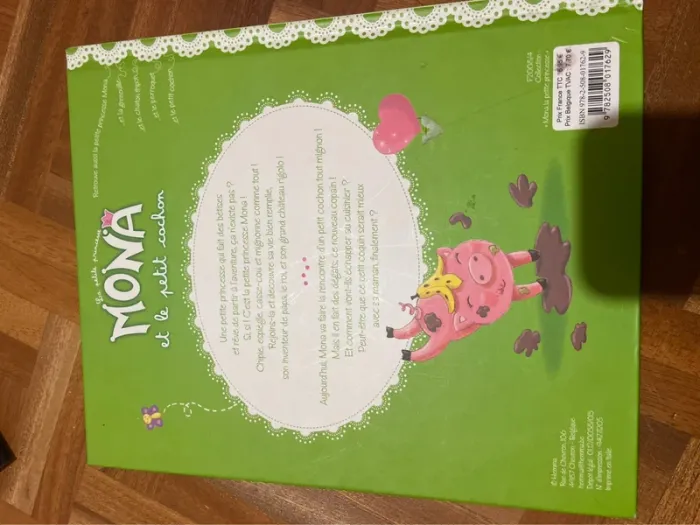 Mona et le petit cochon - photo numéro 2