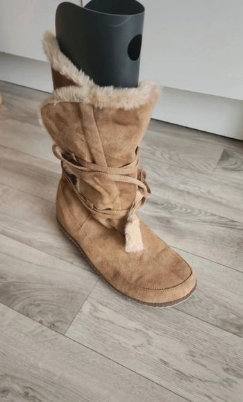 Bottes daim beige fourrées T39