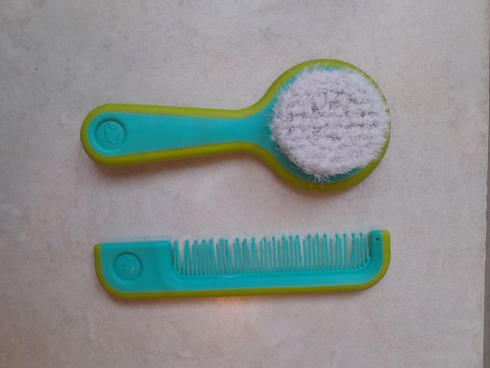 Lot brosse et peigne