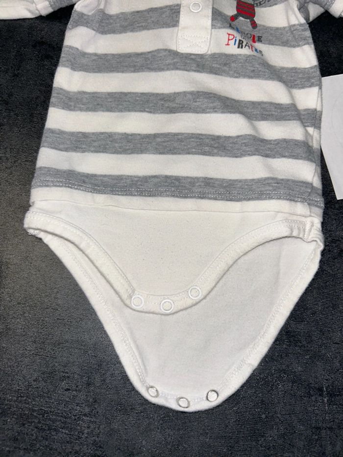 Body bébé effet tee shirt - photo numéro 3