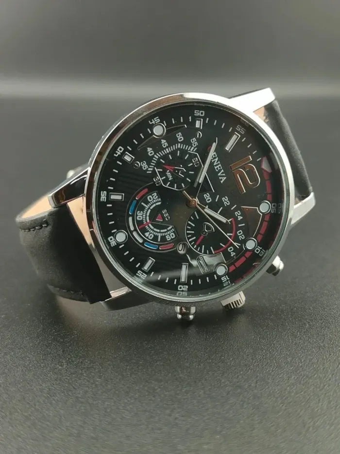 Montre noire, full argentée, heure et date - photo numéro 2