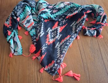 🧣 Foulard / écharpe à motifs graphiques 🧣