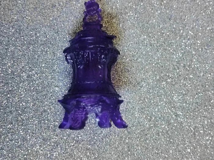 24/ accessoire Monster High chaudron violet