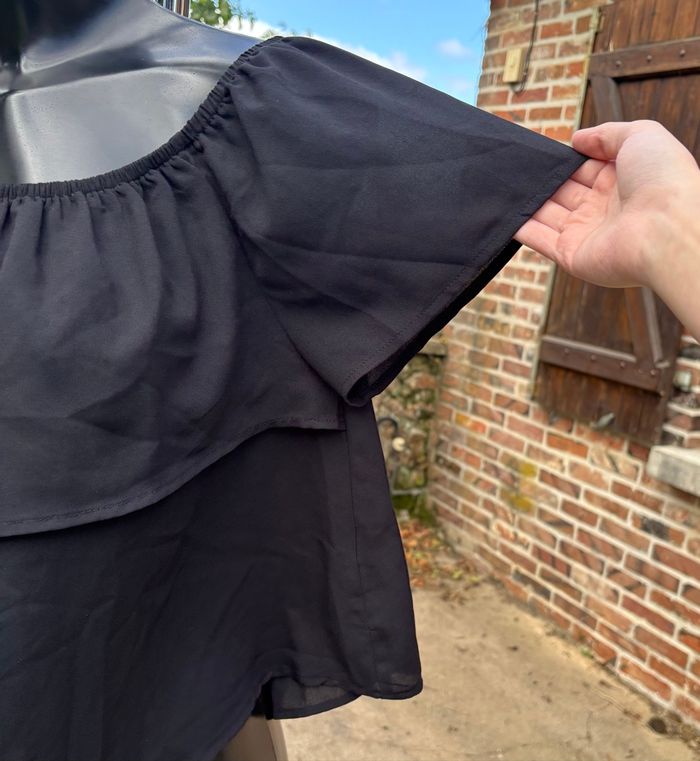 🖤 Top noir volanté – Stradivarius – Taille 36 - photo numéro 2