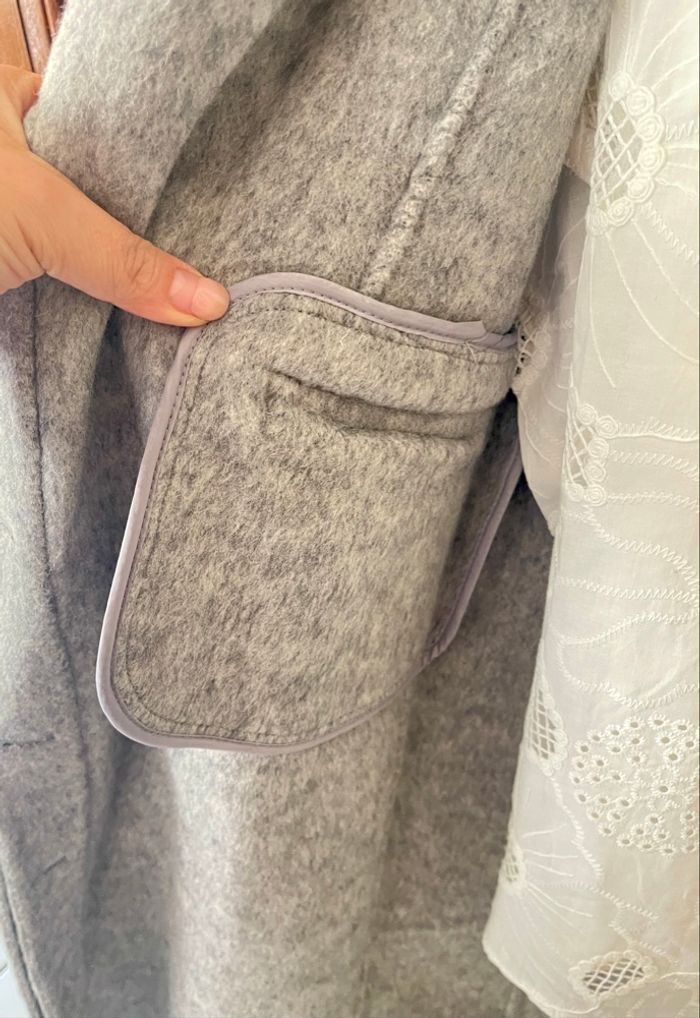 Manteau en 100% laine , gris col V , manches longues - photo numéro 2