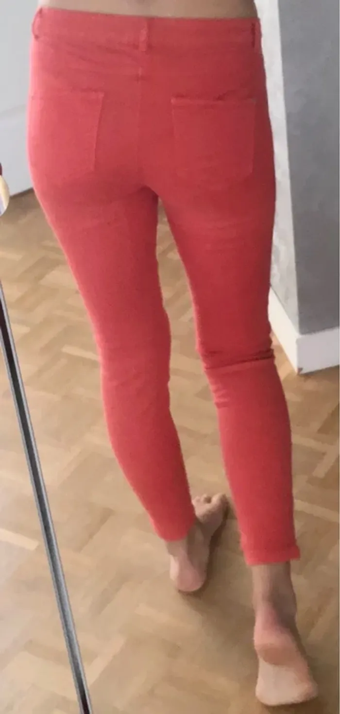 Pantalon jean rouge - photo numéro 4