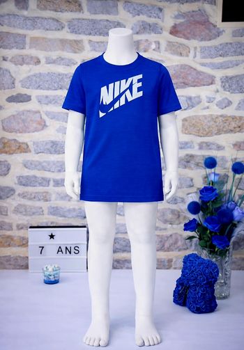 T-shirt de sport bleu royal Garçon taille 7/8 ans marque Nike 🎸