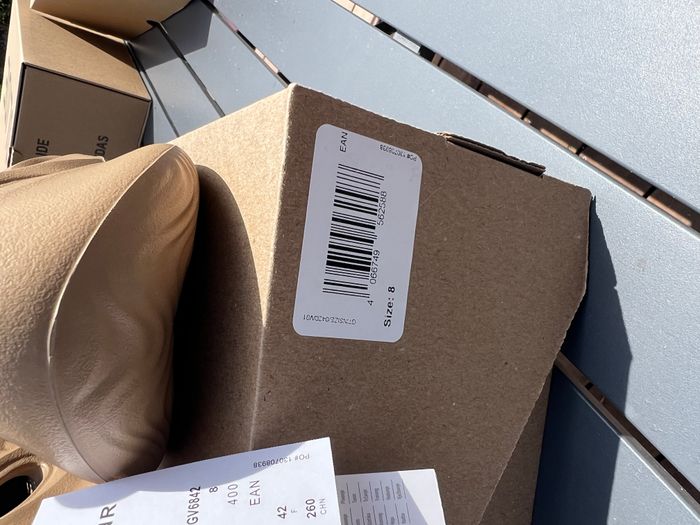 Yeezy Foam RNR taupe (marron clair) - taille 42 - photo numéro 4