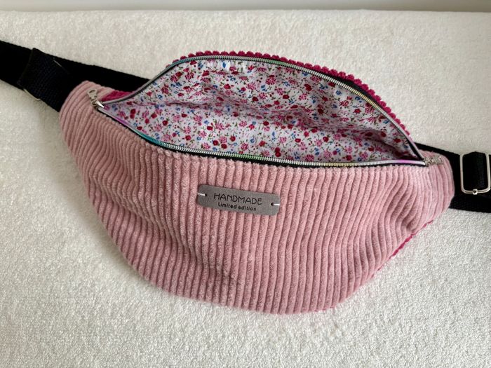 Sac banane Velours Côtelé Rose pâle et Fushia doublure fleurie - photo numéro 2