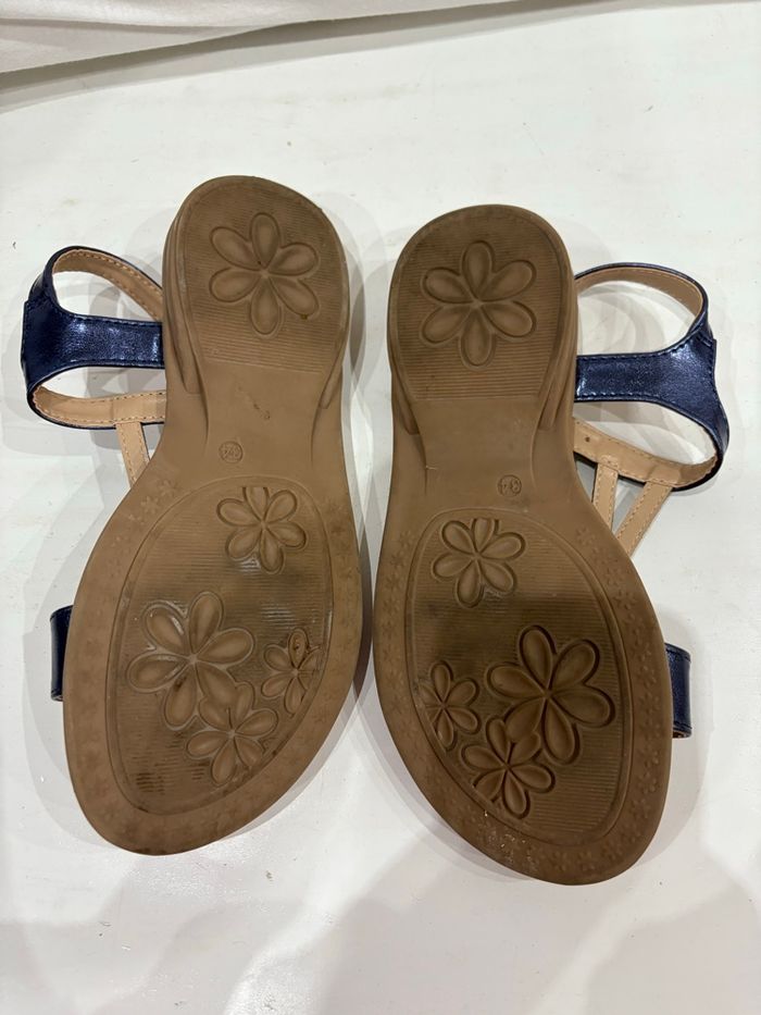 Sandales fille taille 34 - photo numéro 3