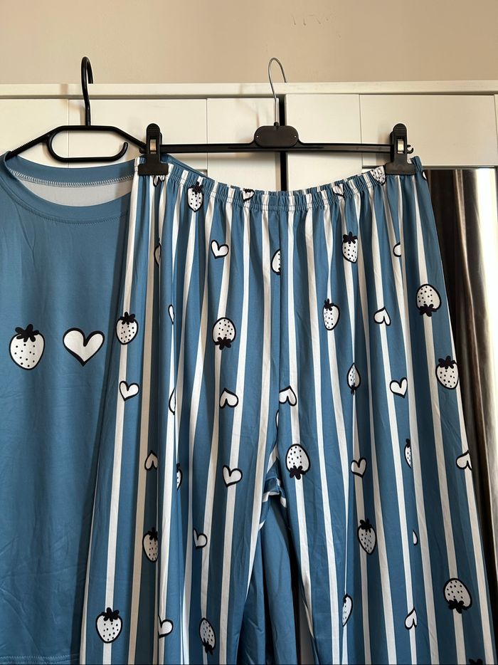 Ensemble de pyjama bleu à motifs Neuf Shein Taille XL - photo numéro 2