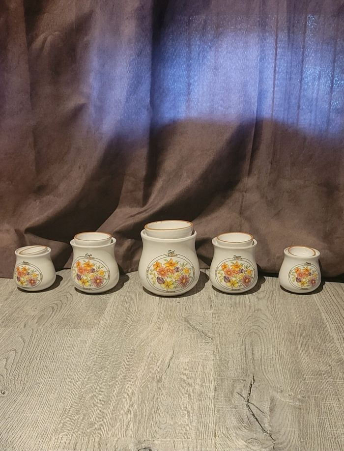 5 pots à épices - photo numéro 2