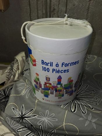 Baril a formes 100 pieces