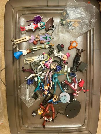 Lot de pièces détachées figurines gashapon