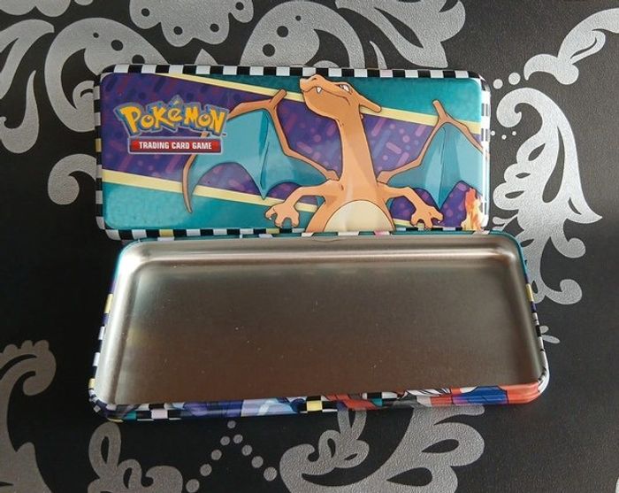 📌  Pokémon - Valise rentrée et Plumier Dracaufeu avec emballage - Lot 2 boîtes collector - photo numéro 7