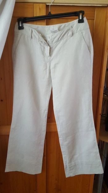Pantalon large 55%lin et 45 %coton . Couleur crème très clair