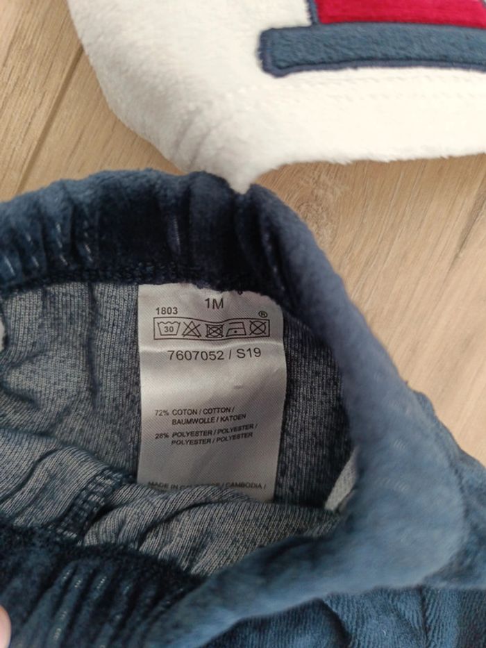 Tenue 1 mois - photo numéro 3
