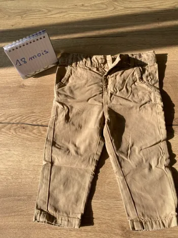 Pantalon chino tape à l’œil