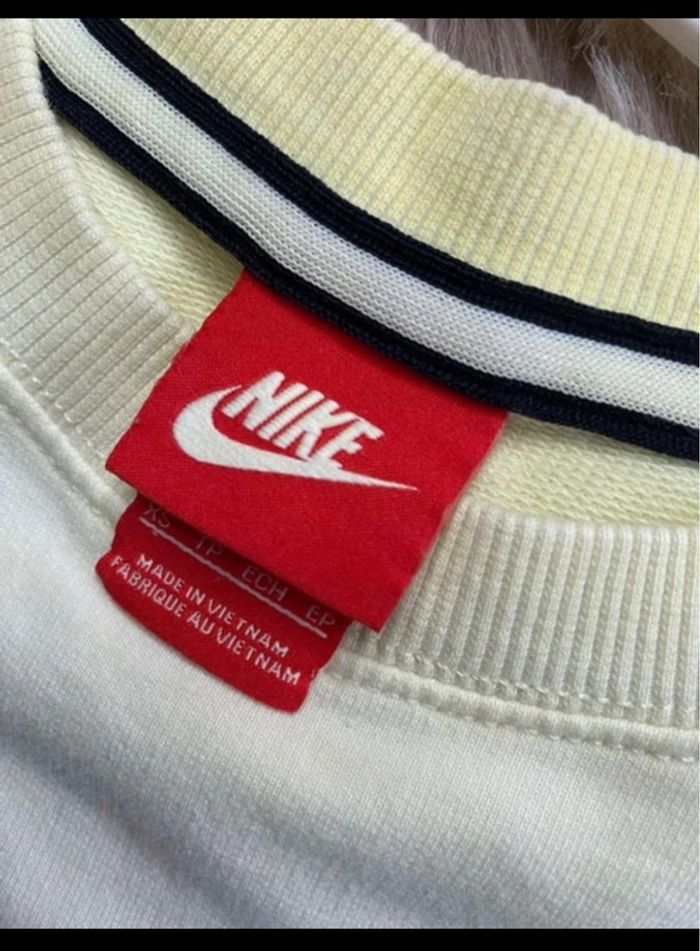 Pull jaune clair effet délavé Nike Taille XS / 34 - photo numéro 2