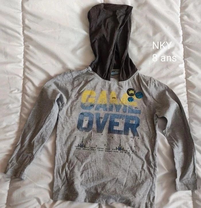 T-shirt à capuche nky 8 ans