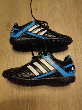 Chaussures de foot 32