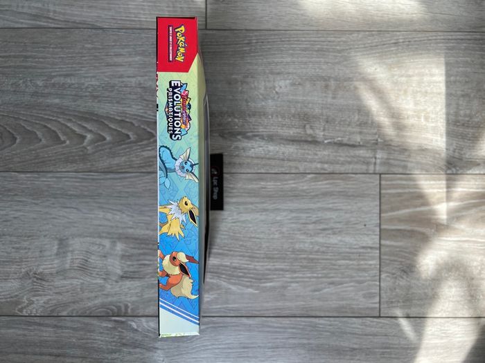 POKÉMON COFFRET POSTER - EVOLUTIONS PRISMATIQUES EV 8.5 - FR - NEUF & SCELLÉ - photo numéro 5