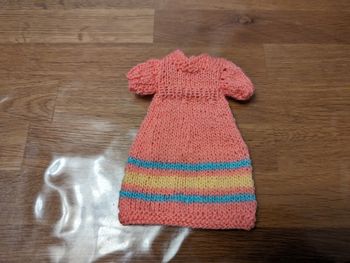 Robe tricot pour poupée Barbie