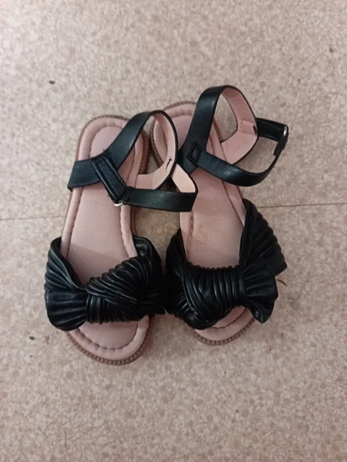 Sandalettes pointure 26 - photo numéro 2