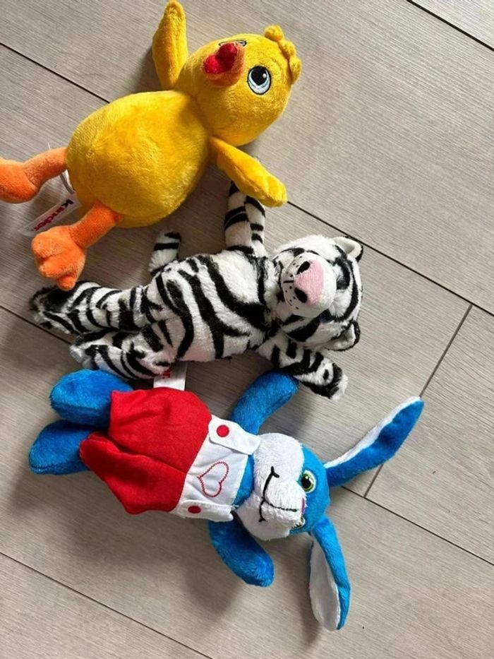 Lot de 3 peluches doudou kinder