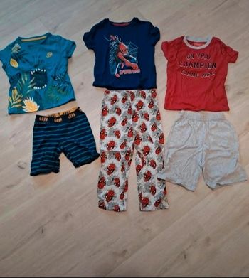 Lot de pyjamas 2ans