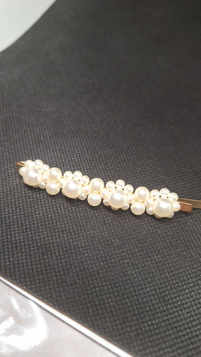 Barrette pour cheveux Reliquia jewellery neuve.