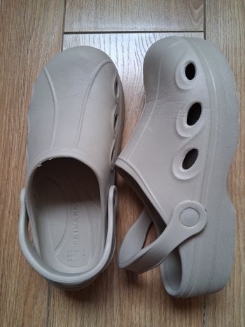 CROCS 38,5