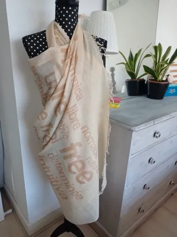 Paréo/ Foulard Une