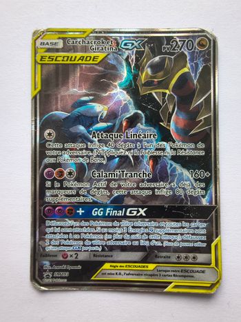 Carte Pokémon Carchacrok et Giratina GX SM193